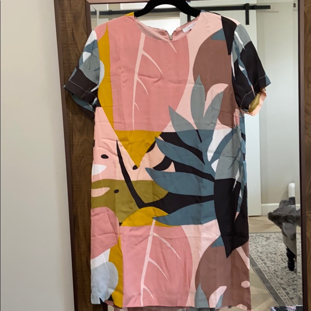 Dress with leaf print